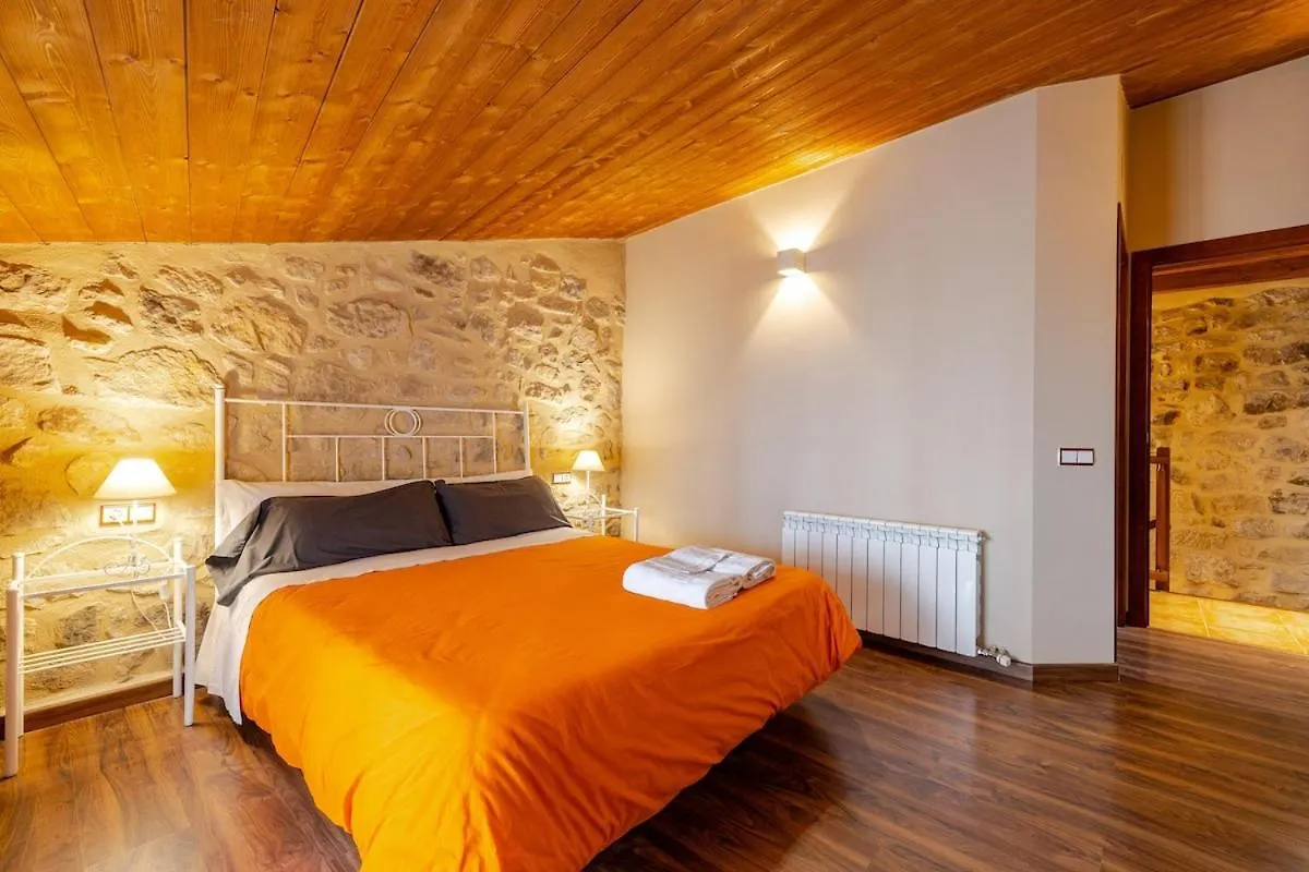Casa rural Lo Niu Caseras